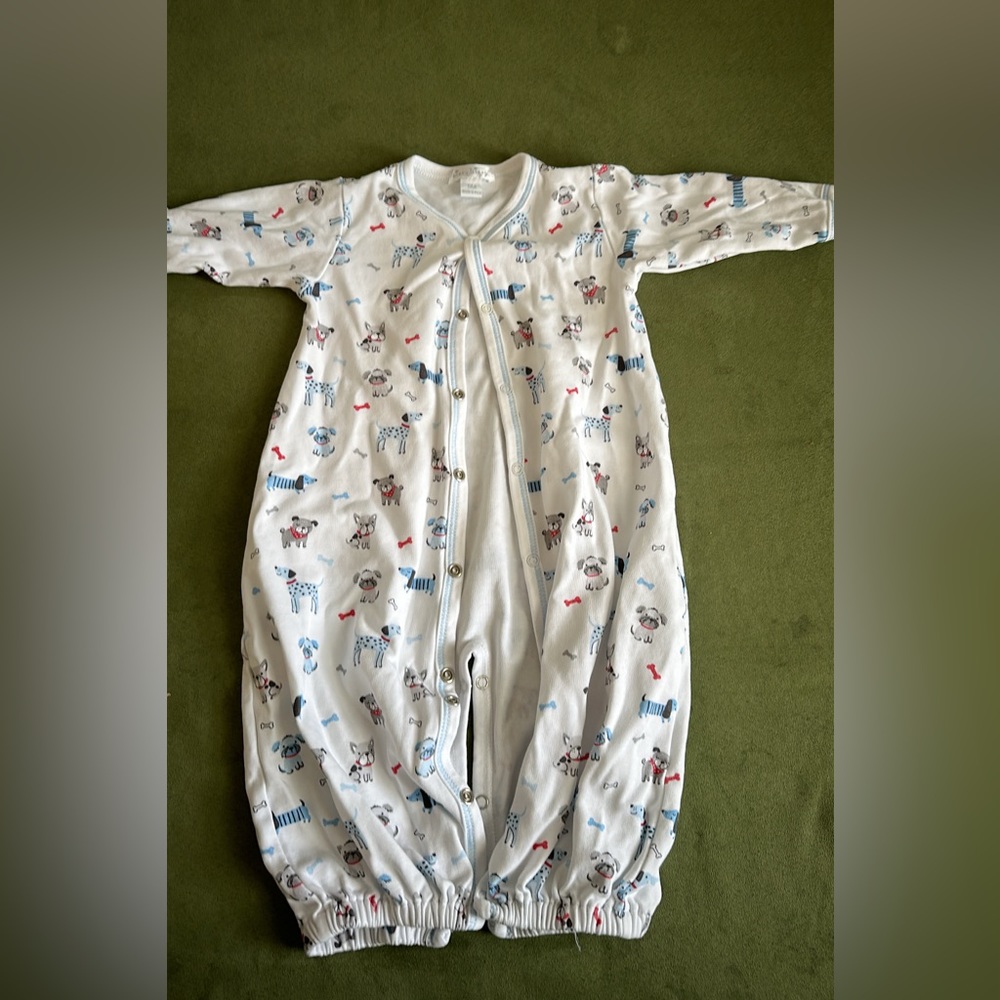 Kissy Kissy, Newborn gown